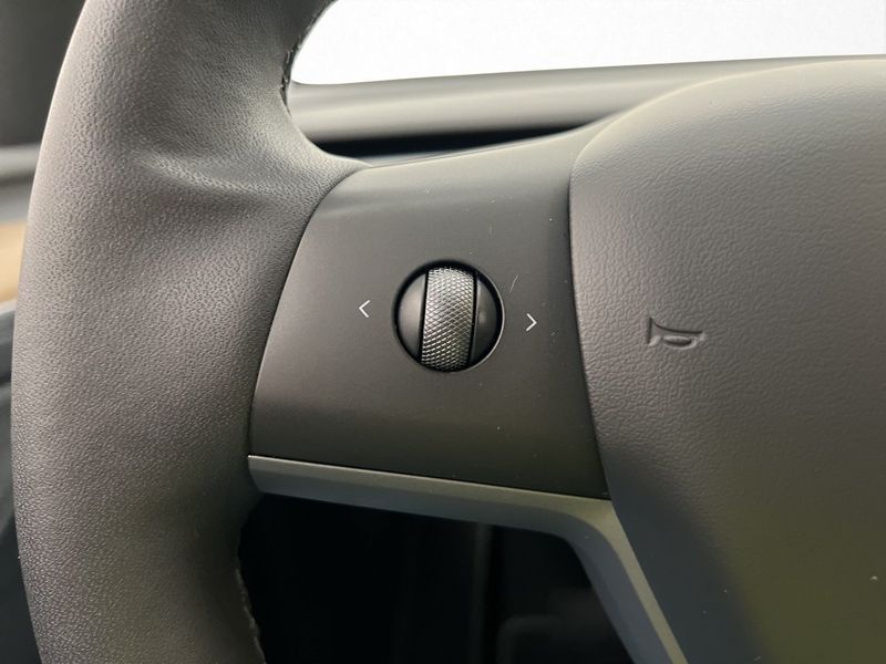 Tesla Model Y bild 28