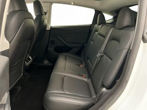 Tesla Model Y bild 19