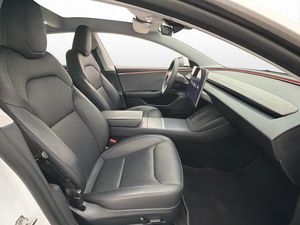 Tesla Model 3 bild 15