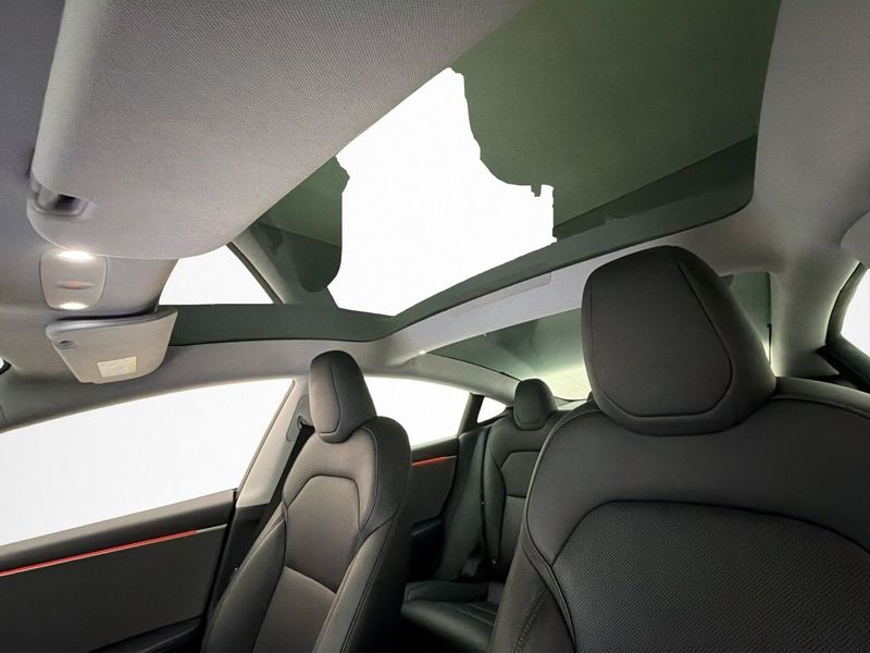Tesla Model 3 bild 18