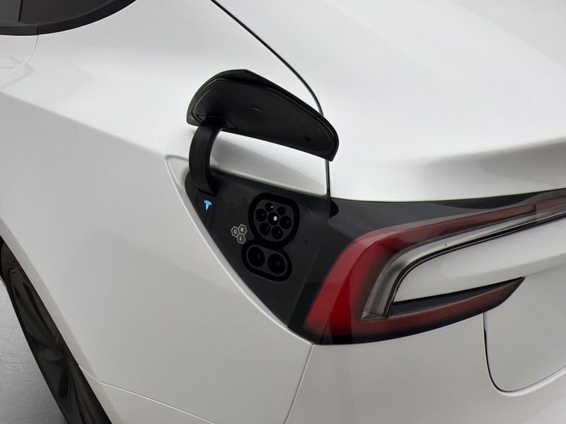Tesla Model 3 bild 11