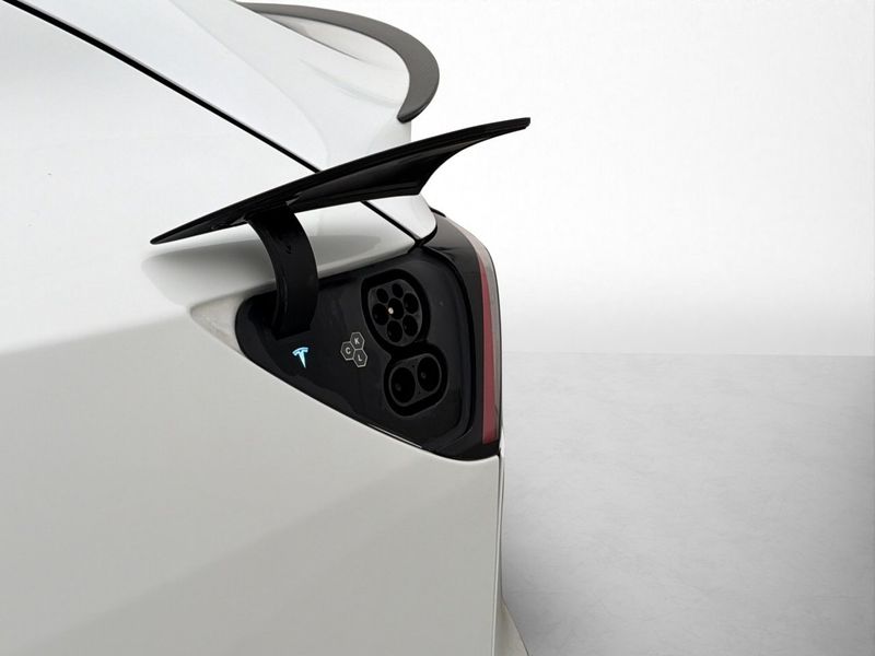 Tesla Model Y bild 30