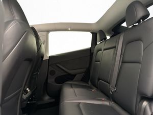 Tesla Model Y bild 16