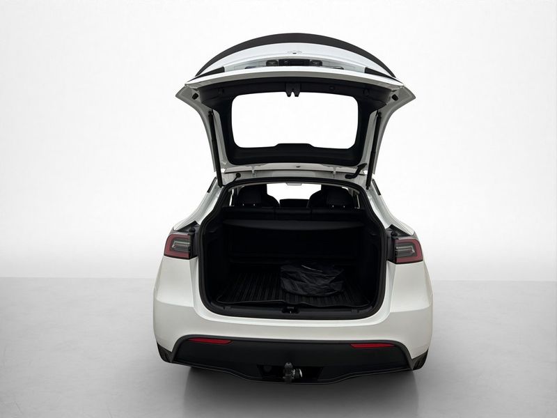 Tesla Model Y bild 29
