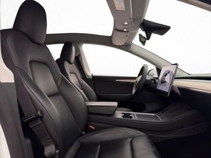 Tesla Model Y bild 15