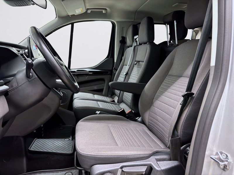 Ford Tourneo Custom bild 7