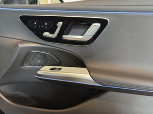 Mercedes E300 bild 18