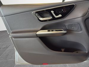 Mercedes GLC220 bild 14
