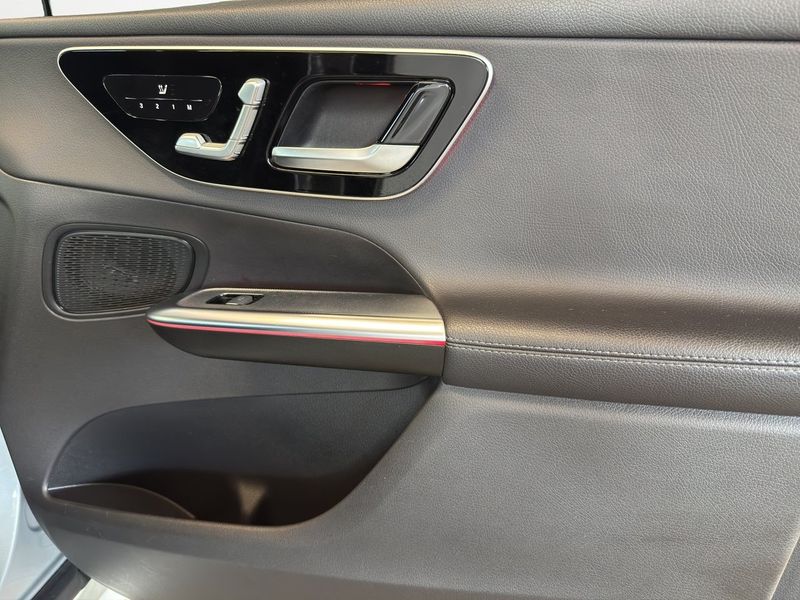 Mercedes GLC220 bild 16