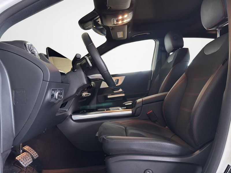 Mercedes GLA250 bild 9