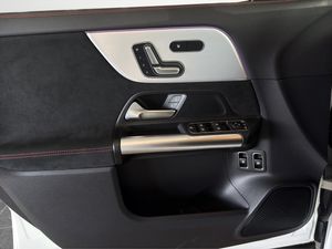 Mercedes GLA250 bild 14