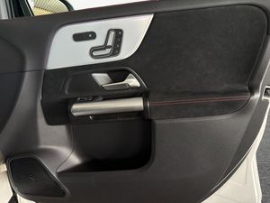 Mercedes GLA250 bild 17