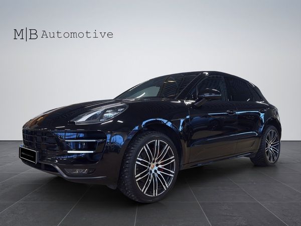 Porsche Macan Turbo Turbo PDK Sport Chrono / Panorama / 400hk / Se Spec - 2017