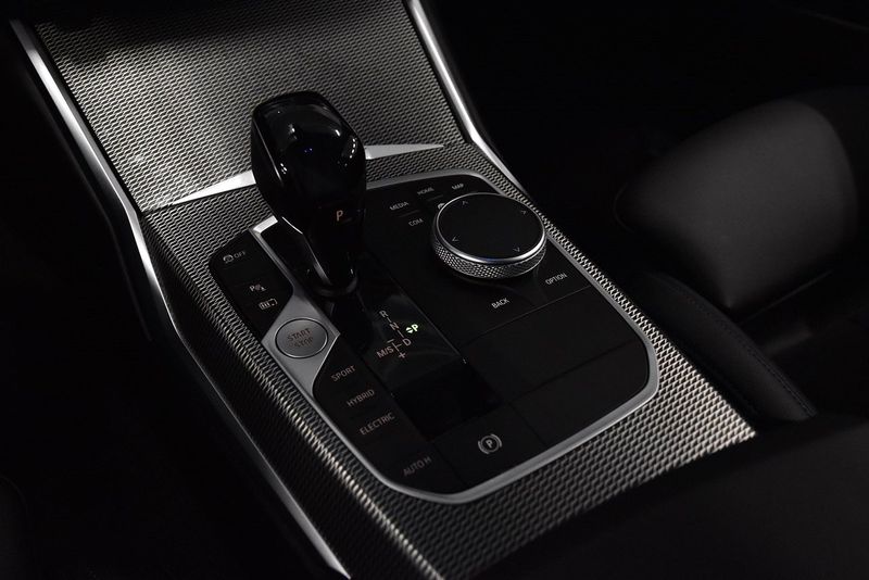 BMW 330 bild 15