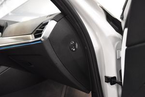 BMW 330 bild 14