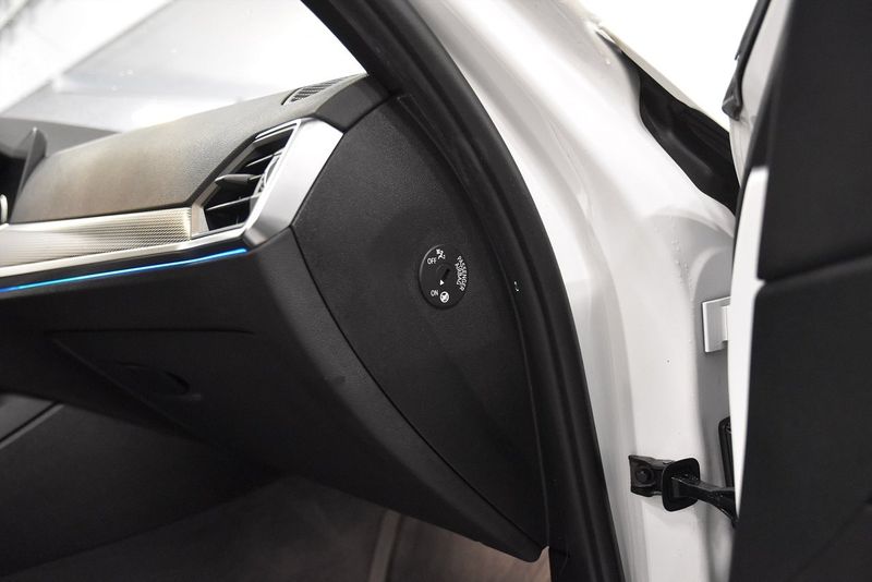 BMW 330 bild 14