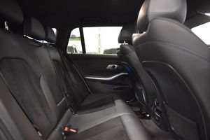 BMW 330 bild 13