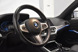 BMW 330 bild 9