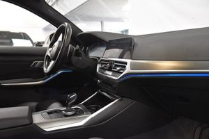 BMW 330 bild 8