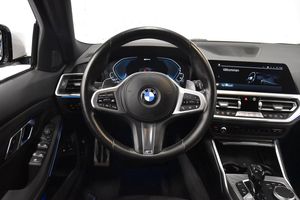 BMW 330 bild 2