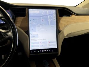 Tesla Model X bild 9