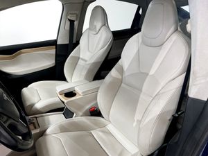 Tesla Model X bild 5