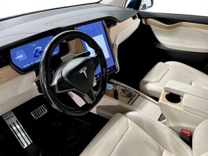 Tesla Model X bild 4