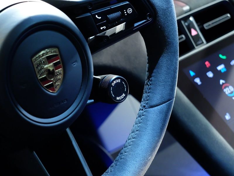 Porsche Taycan bild 15