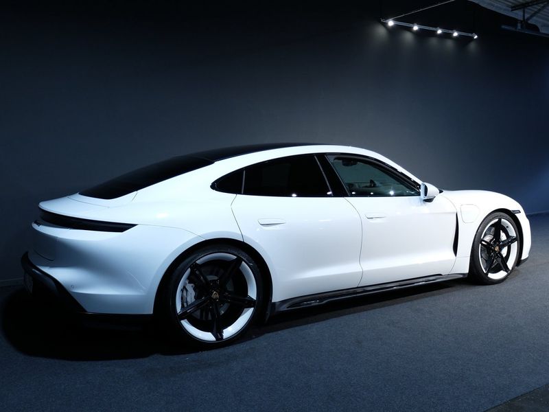 Porsche Taycan bild 2