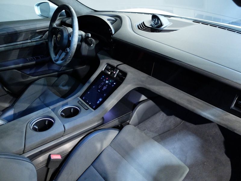 Porsche Taycan bild 8