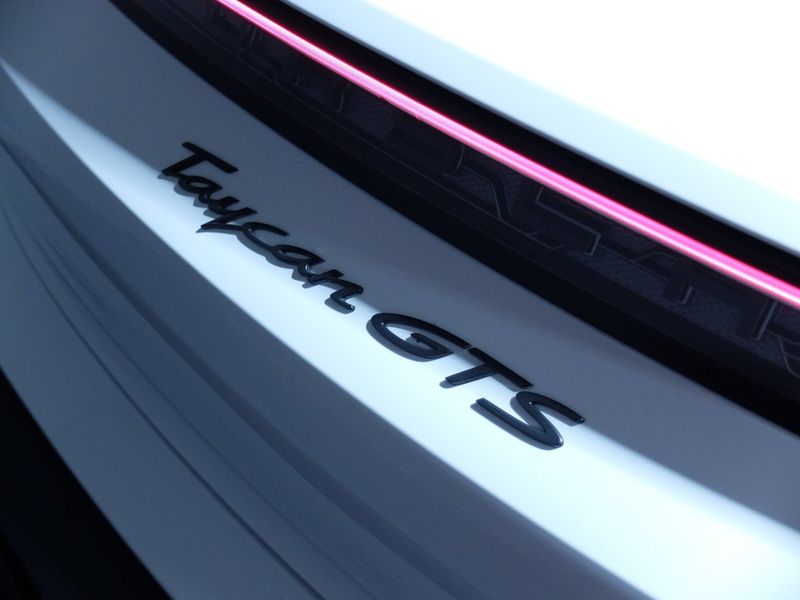 Porsche Taycan bild 14