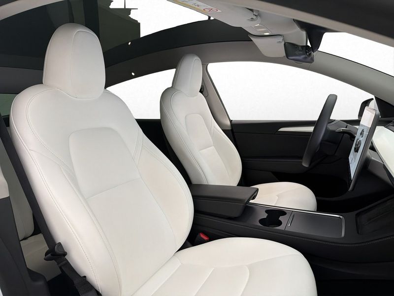 Tesla Model Y bild 19