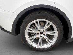 Tesla Model Y bild 26