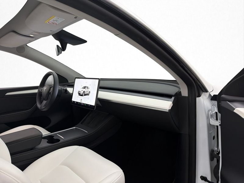 Tesla Model Y bild 20