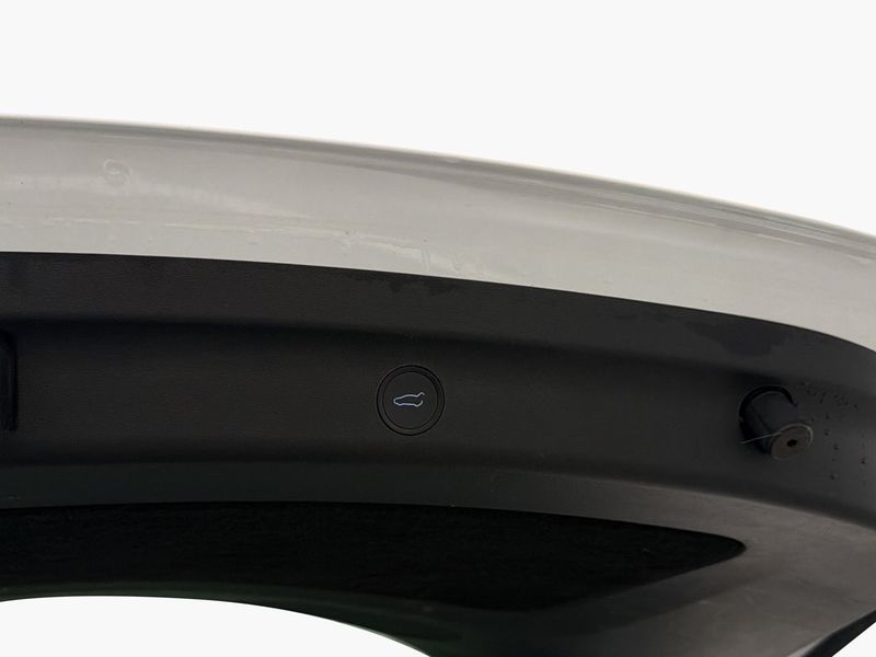 Tesla Model Y bild 23
