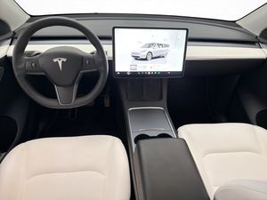 Tesla Model Y bild 13
