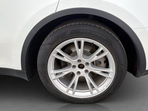 Tesla Model Y bild 25