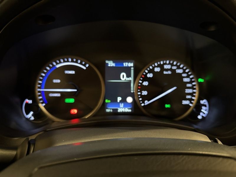 Lexus NX bild 10