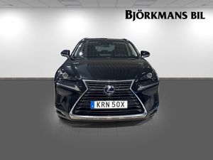 Lexus NX bild 2
