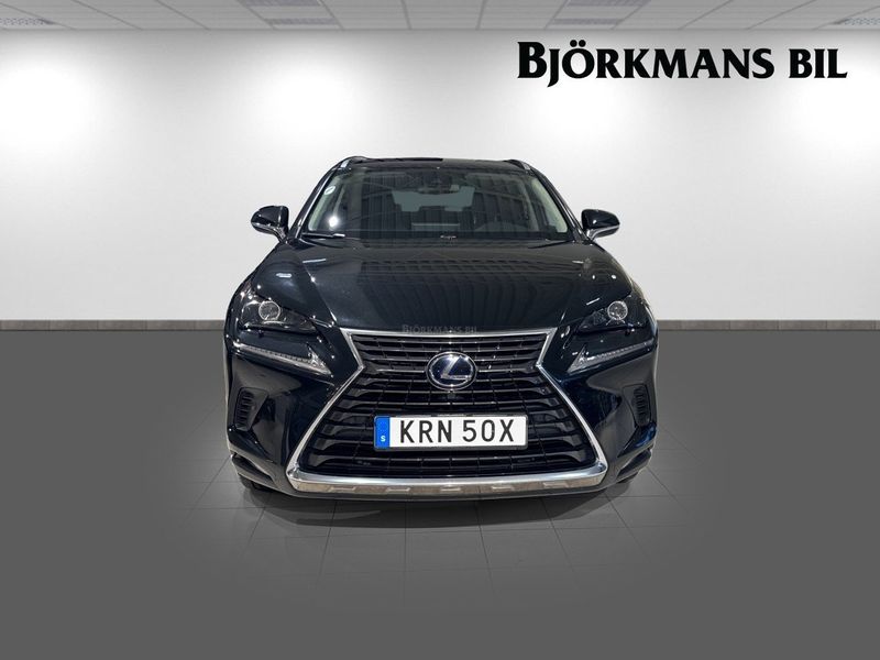 Lexus NX bild 2