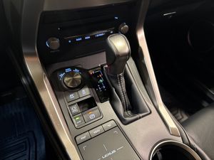 Lexus NX bild 12