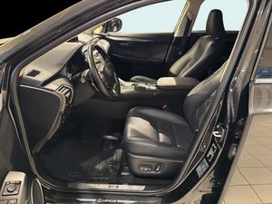 Lexus NX bild 8