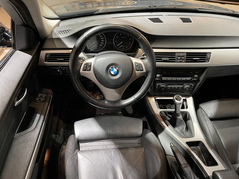 BMW 330 bild 6