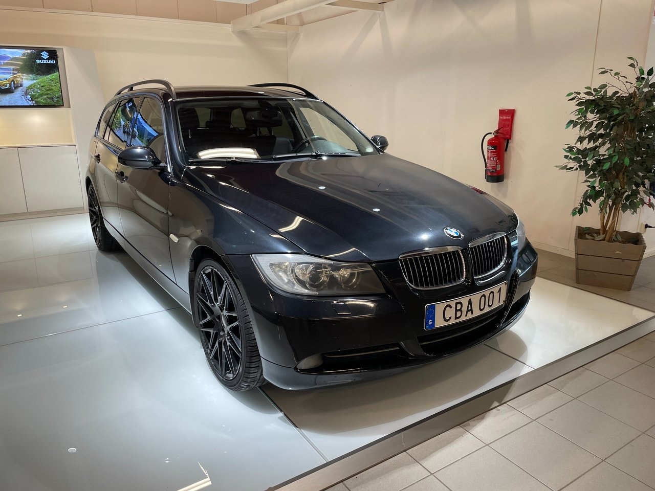 BMW 330