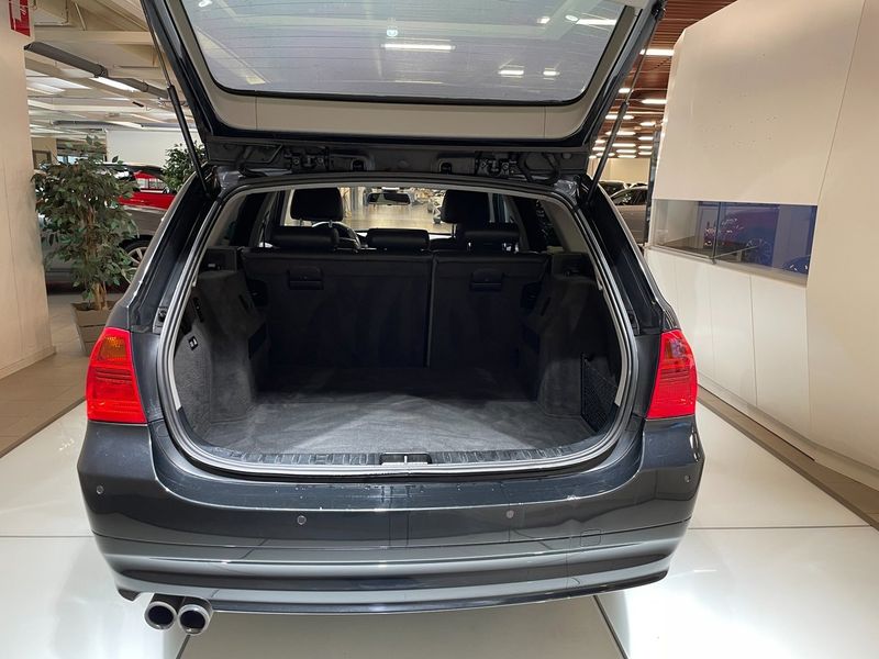 BMW 330 bild 8