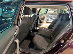 Volkswagen Passat bild 11