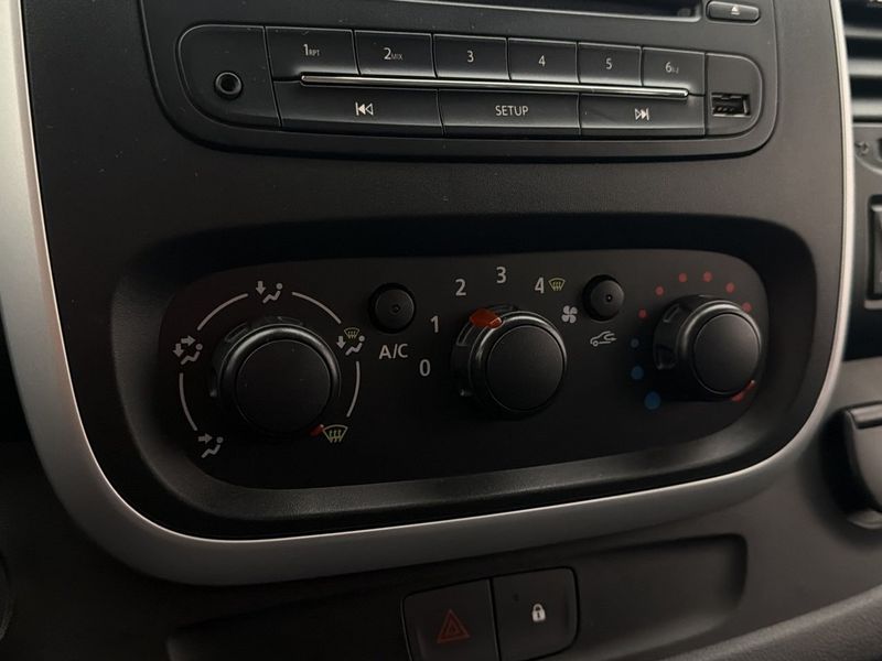 Opel Vivaro bild 23