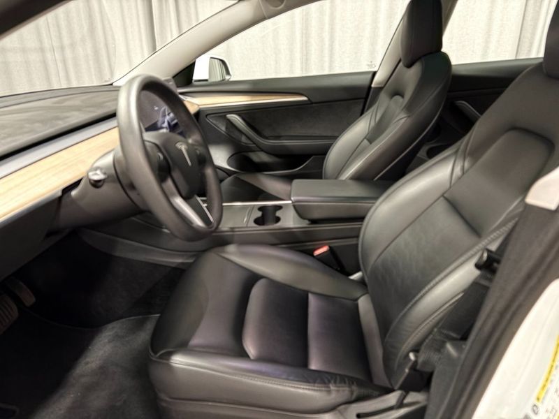 Tesla Model 3 bild 10