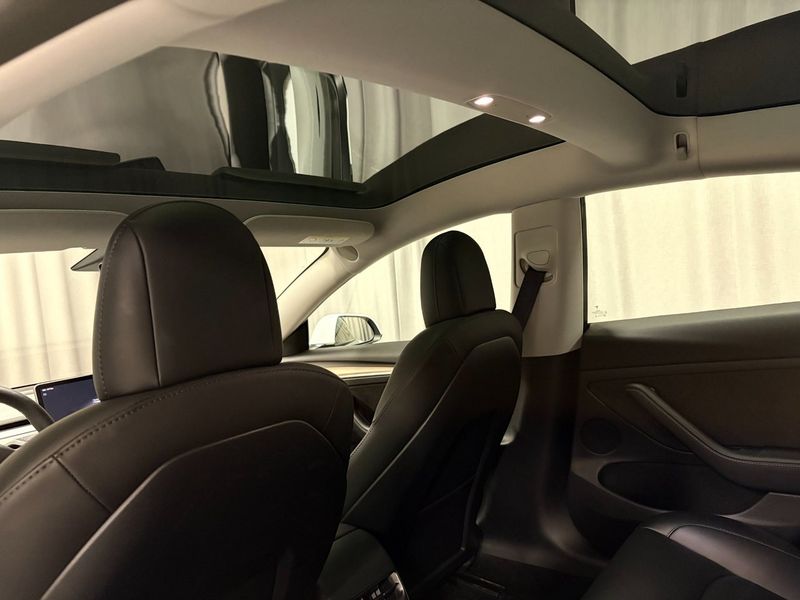 Tesla Model 3 bild 9