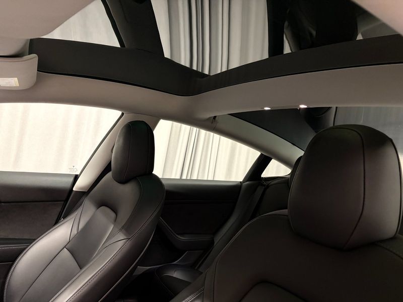 Tesla Model 3 bild 12